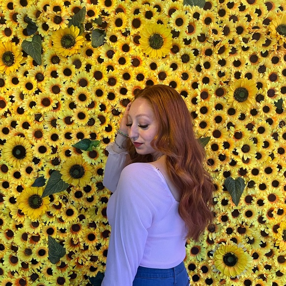 Profile Picture of Loren Reyes (@lcreyes24) on Poshmark