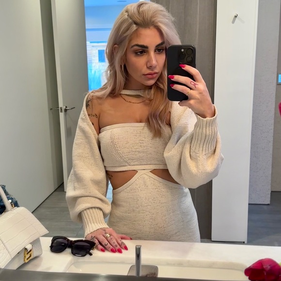 Profile Picture of Nakeesa Keyvani (@nakeesak) on Poshmark