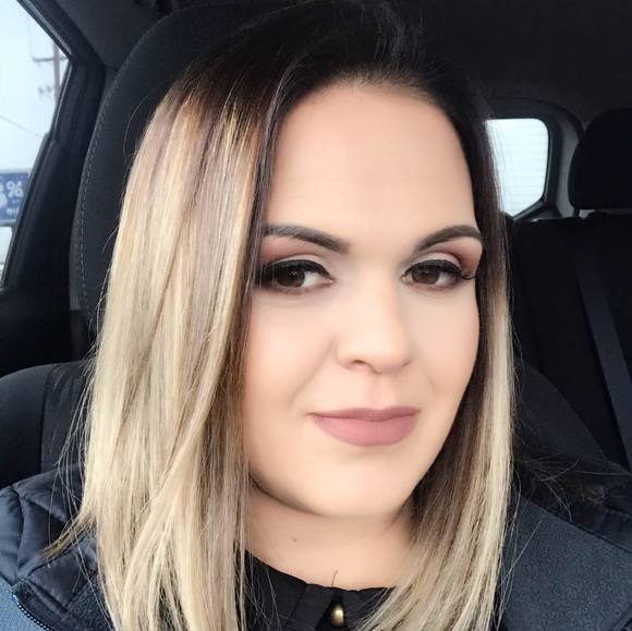 Profile Picture of Lorena Zaragoza (@lorenazarago825) on Poshmark