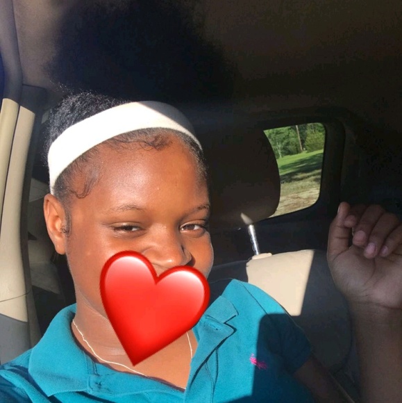 Profile Picture of Shay Gillings (@curlyhead518) on Poshmark