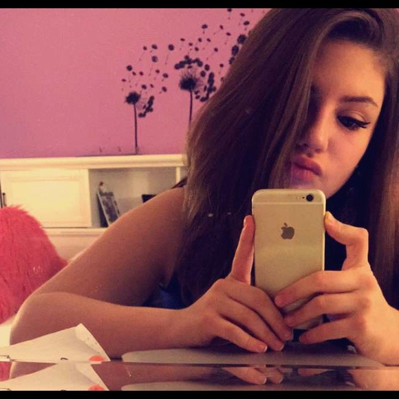 Profile Picture of Jessica Thacker (@jessicathacker7) on Poshmark