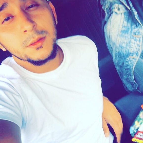 Profile Picture of Michael Lopez (@ronnielopez3400) on Poshmark