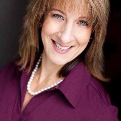 Profile Picture of Donna Hutchinson (@DonnaOnTheEdge) on Twitter