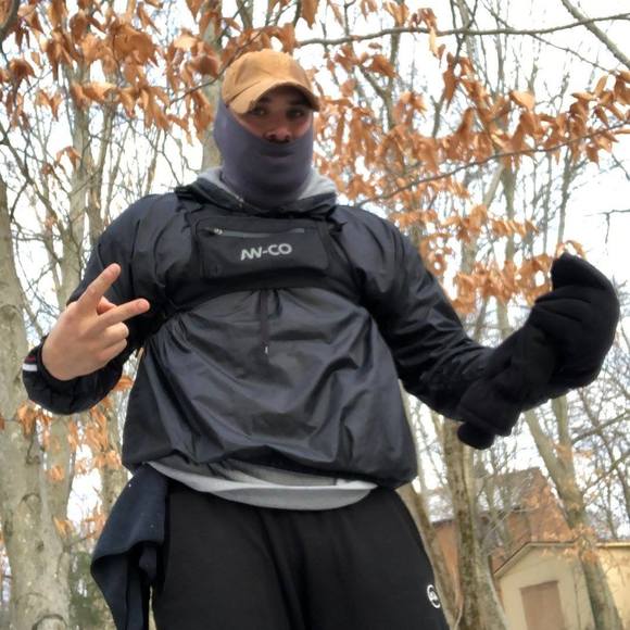 Profile Picture of Joel Alfonso (@jbugee) on Poshmark