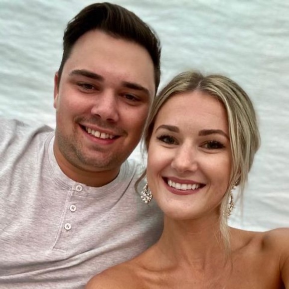 Lucas Cribbs - Poshmark Profile Picture of Lucas Cribbs (@lucascribbs) on Poshmark