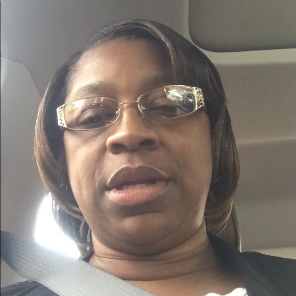 Profile Picture of Arlene Pough (@arlenepough05) on Poshmark