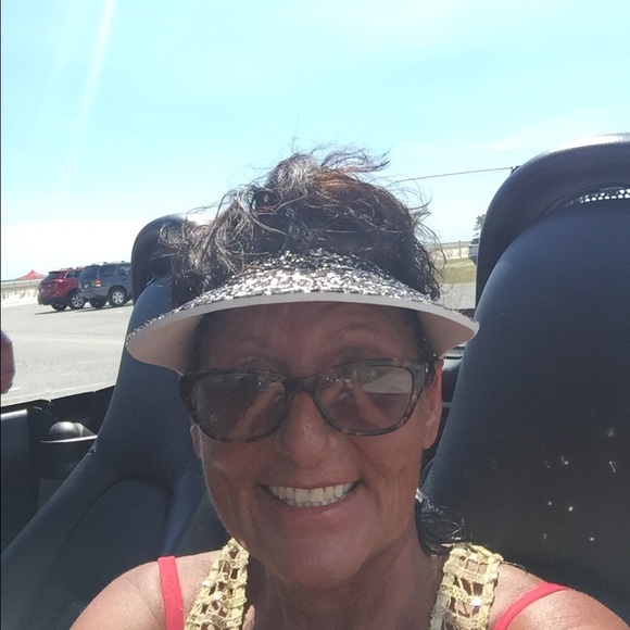 Profile Picture of Marie Riesenberger (@vitoveets) on Poshmark