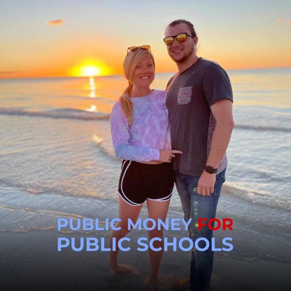 Profile Picture of Miranda Raymond (@mirandaeraymond) on Poshmark