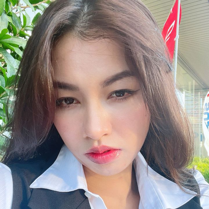 Profile Picture of Amakaza leak (@rosenthbun) on Tiktok