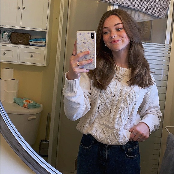 Profile Picture of Avery P (@averyp631) on Poshmark