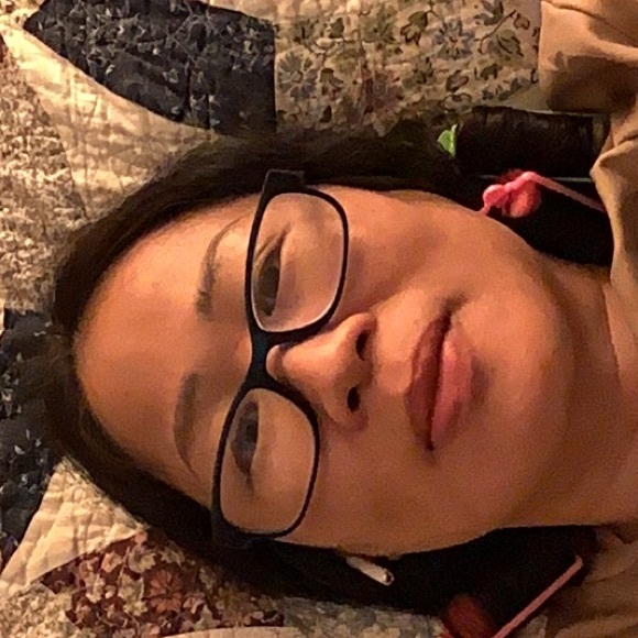 Profile Picture of Sirikorn Wetcho (@sirikornwetcho) on Poshmark