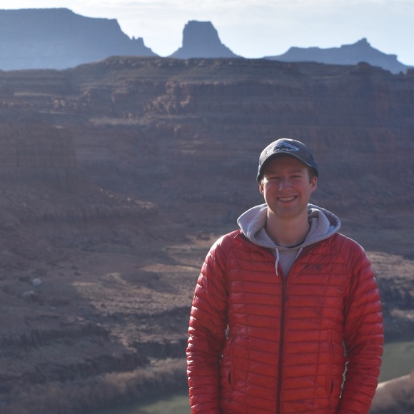 Profile Picture of Peter Armstrong (@maxarmstrong191) on Poshmark