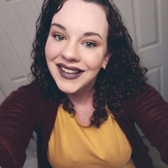Profile Picture of Meg Roberts (@mr01814) on Poshmark