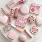 Profile Picture of Emilia Graham (@Emilia-Graham) on Facebook