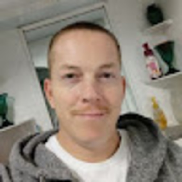 Profile Picture of Rob Morefield (@robmorefield5) on Poshmark