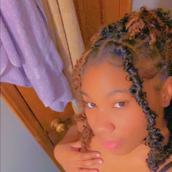 Profile Picture of Nadia Mitchell (@yuhfav_princess) on Poshmark