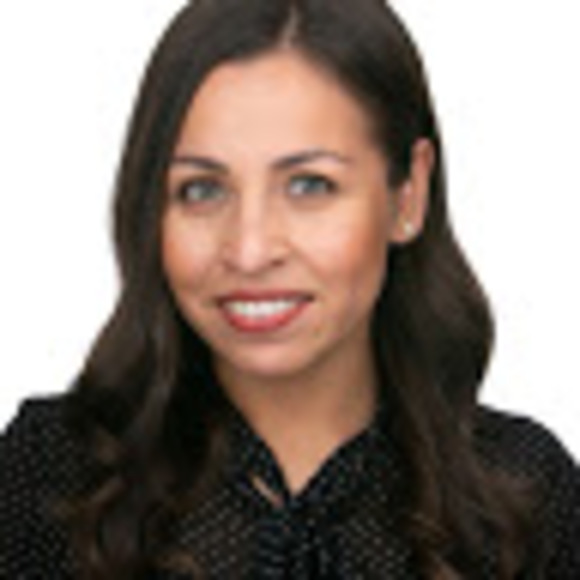 Profile Picture of Christina Mintzmyer (@cmintzmyer) on Poshmark