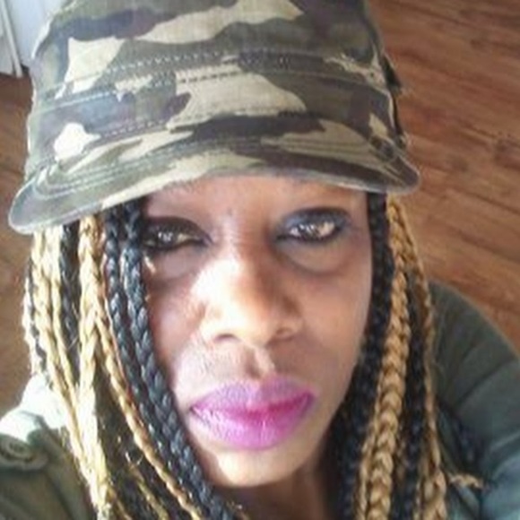 Profile Picture of Vanesa Faure (@bashankedesh51) on Poshmark
