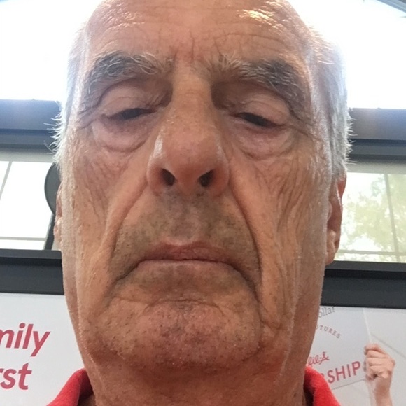 Profile Picture of Tom Schneider (@tschnei) on Poshmark