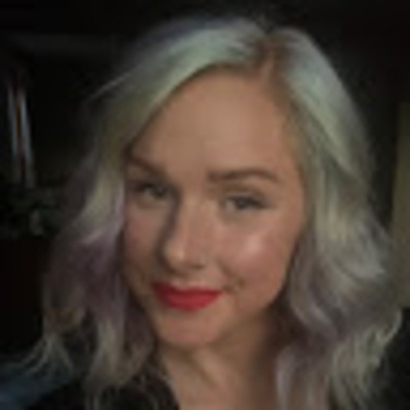 Profile Picture of Hillary Hannagan (@hhannagan1008) on Poshmark