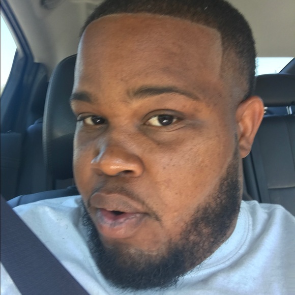 Profile Picture of Eric Williams (@bigbank2525) on Poshmark