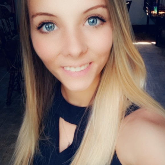 Profile Picture of Traylynne Nealy (@traylynne92) on Poshmark