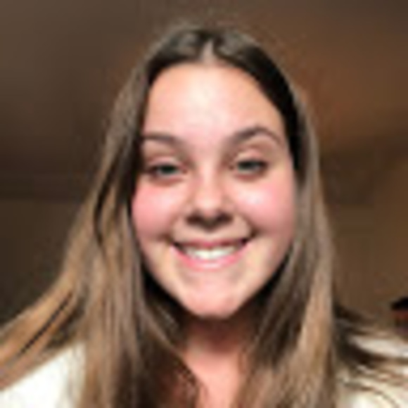 Profile Picture of Amelia Dean (@ameliafdean) on Poshmark