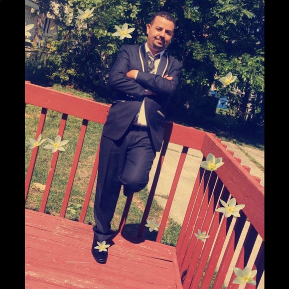 Profile Picture of Hesham Awad (@awadhhesham68) on Poshmark