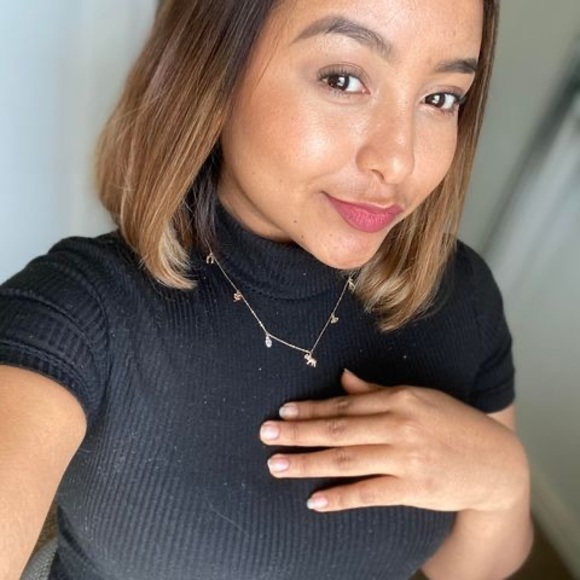 Profile Picture of Ivana Carbajal (@jivanna476) on Poshmark