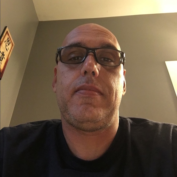 Profile Picture of Robert May (@bachrlm) on Poshmark