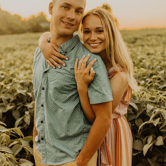 Profile Picture of Kimmie Garrison (@kimmie346) on Poshmark