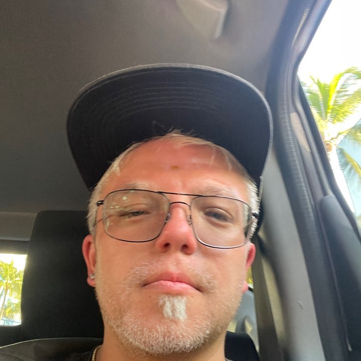 Profile Picture of steven beyer (@skunkiebez1) on Tiktok