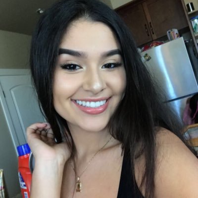 Profile Picture of Maria Martinez (@_martinezzmaria) on Twitter