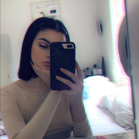 Profile Picture of Ava Tibbetts (@avatibs) on Poshmark