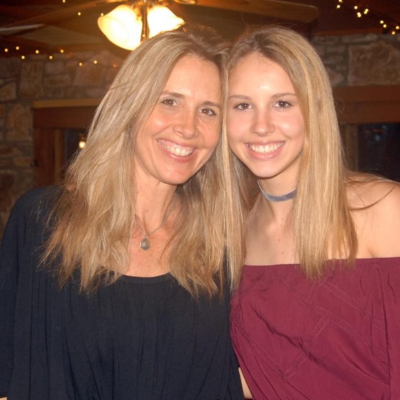 Jennifer Habeck - Poshmark Profile Picture of Jennifer Habeck (@j_habeck) on Poshmark