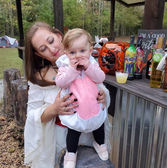 Profile Picture of Emily Baggett-converse (@emiebabe) on Poshmark