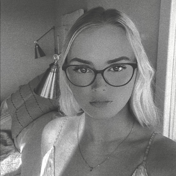 Profile Picture of Camryn Auxt (@camrynrene) on Poshmark