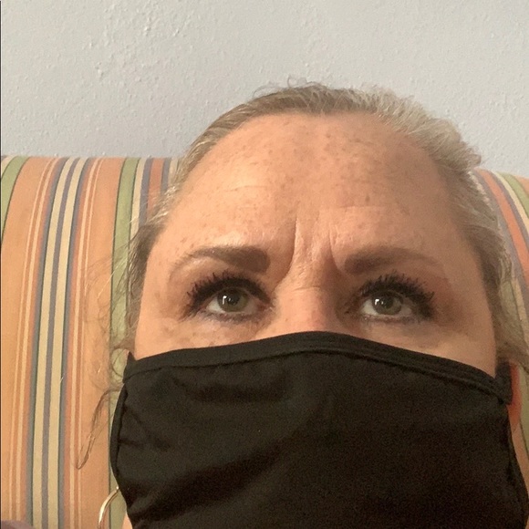 Profile Picture of Mary Saurborn (@marysaurborn) on Poshmark