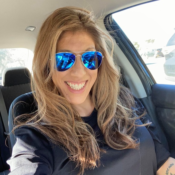 Profile Picture of Cassandra Cisneros (@cassandra813) on Poshmark