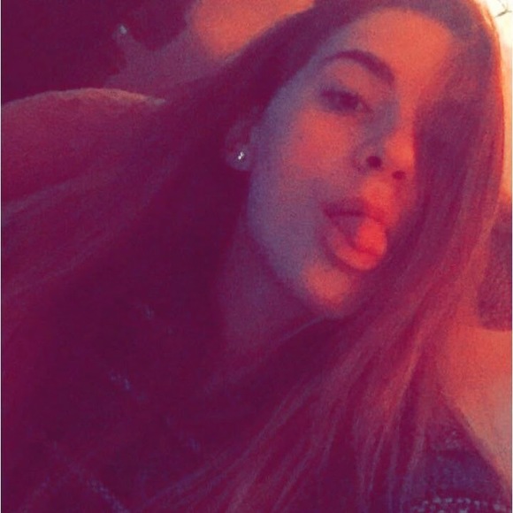 Profile Picture of Faith Miele (@faithmiele1) on Poshmark