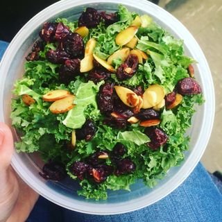 Profile Picture of Catherine Coffey (@coffeyandasnack) on Instagram