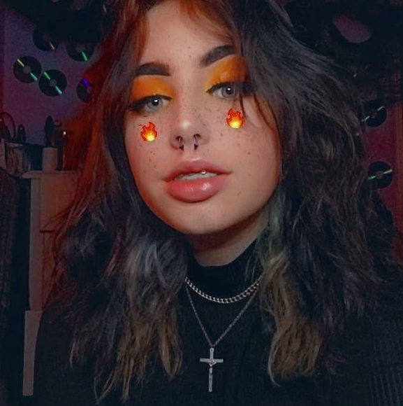 Profile Picture of Cheyenne Rees (@cheyennerees) on Poshmark