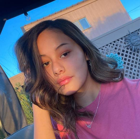 Profile Picture of Jenna Csombok (@jenjen1221) on Poshmark