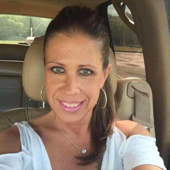 Profile Picture of Cassie Pauli hissner (@cassieh49) on Poshmark