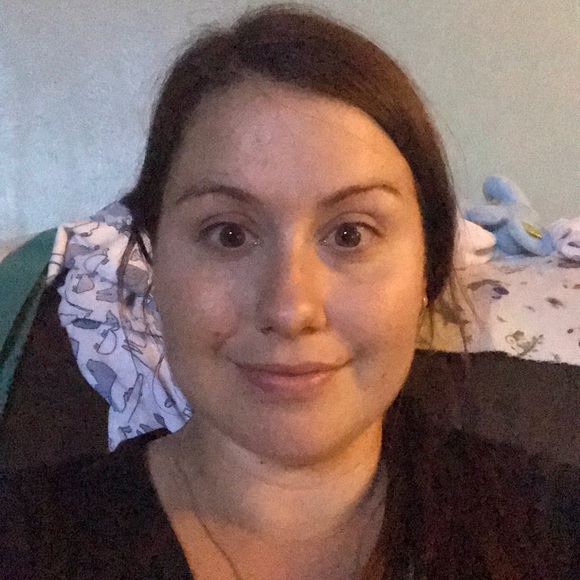 Profile Picture of Aimee Redding (@akredding) on Poshmark