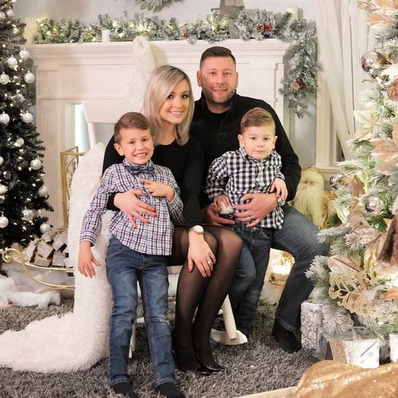 Profile Picture of Andrea Brum (@andreabrum) on Poshmark