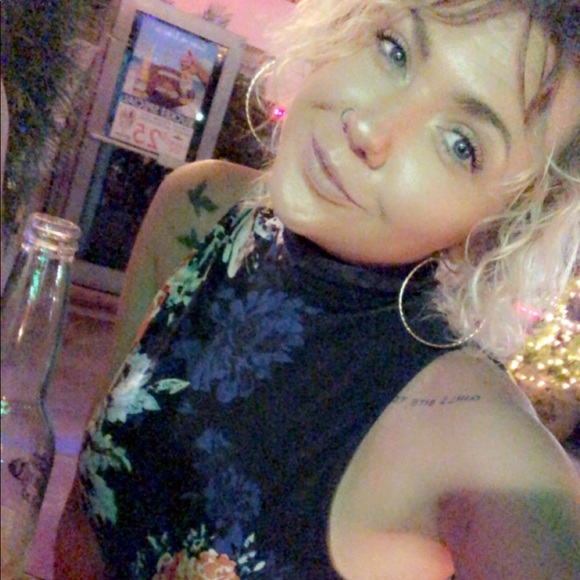 Profile Picture of Alexandria Obrien (@lexiobrien3622) on Poshmark