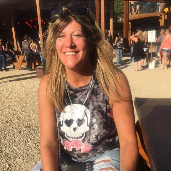 Profile Picture of Lucy Tsanakas (@lucyt2010) on Poshmark
