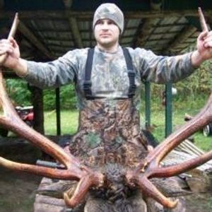 Profile Picture of Travis Watt (@travisandpaigewatt) on Myspace
