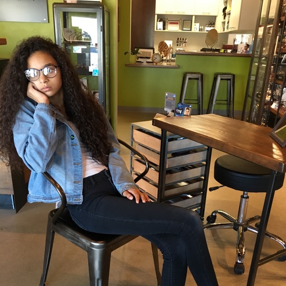 Profile Picture of Jaylin Davis (@jaylindavis) on Poshmark